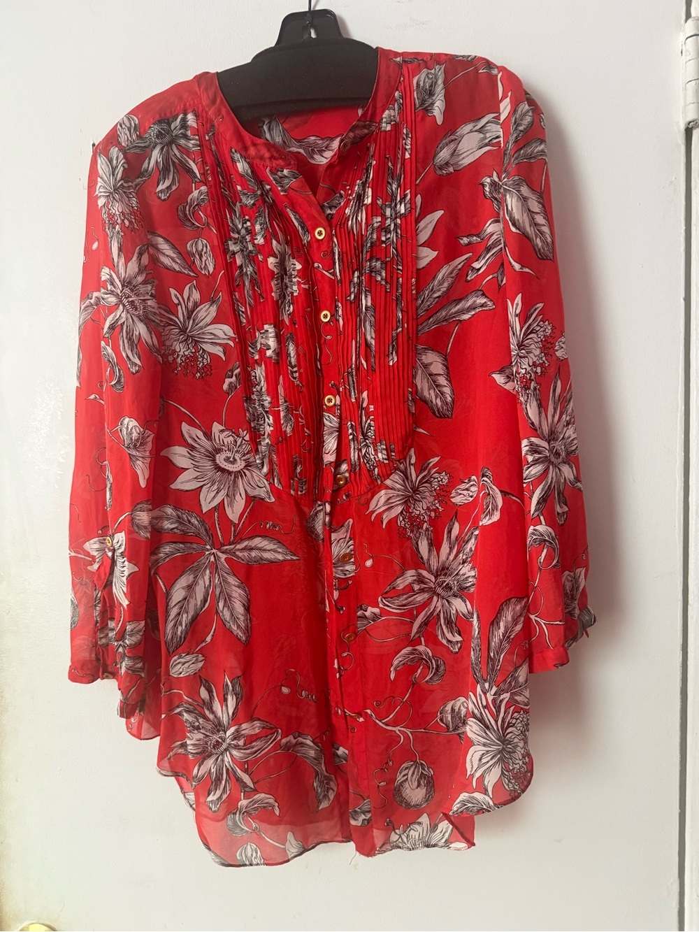 leifsdottir Anthropologie Red Floral Pintuck Button-Front Tunic